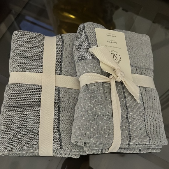 Bundle Of Southern Living Simplicity Collection Sawyer Shams. - Picture 3 of 8